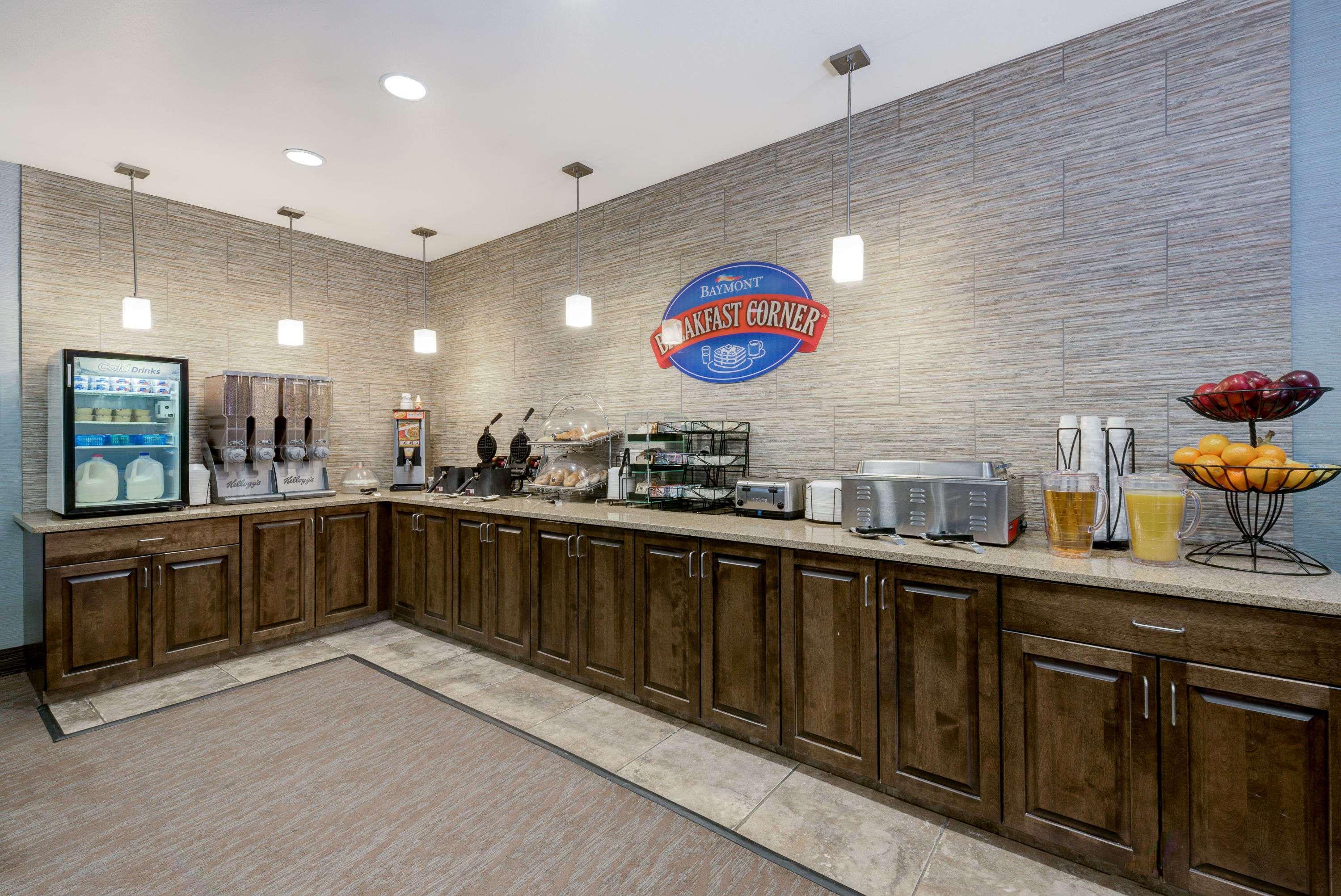 Baymont By Wyndham Minot Hotel Ngoại thất bức ảnh