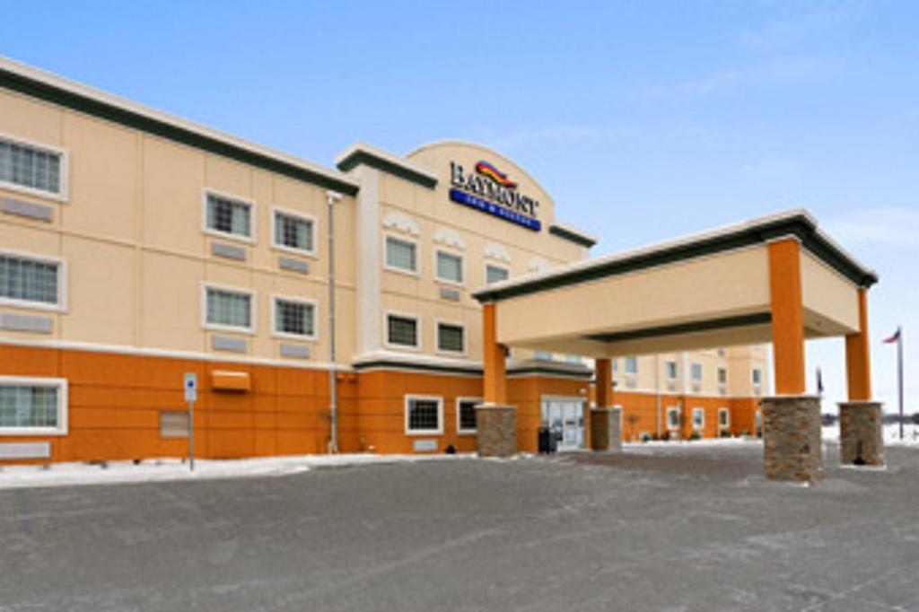 Baymont By Wyndham Minot Hotel Ngoại thất bức ảnh