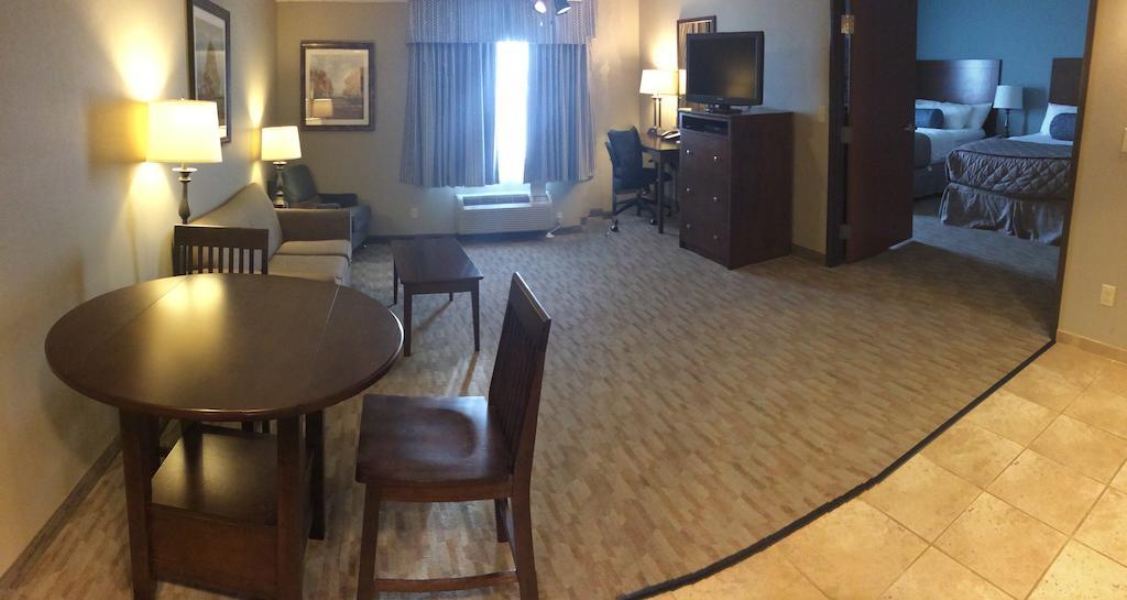 Baymont By Wyndham Minot Hotel Ngoại thất bức ảnh