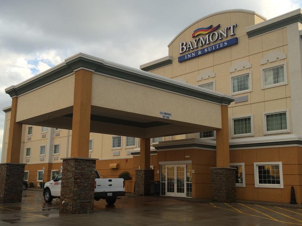 Baymont By Wyndham Minot Hotel Ngoại thất bức ảnh